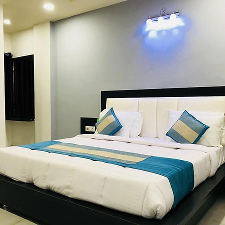Aaradhya Residency Hotel Agra  Bagian luar foto