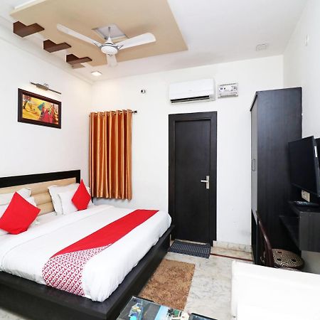 Aaradhya Residency Hotel Agra  Bagian luar foto