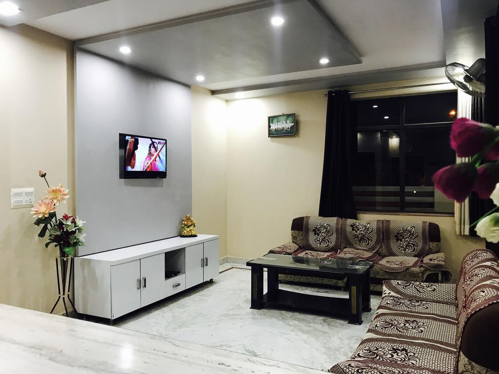 Aaradhya Residency Hotel Agra  Bagian luar foto
