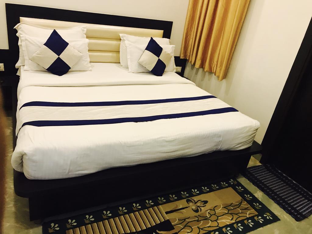 Aaradhya Residency Hotel Agra  Bagian luar foto