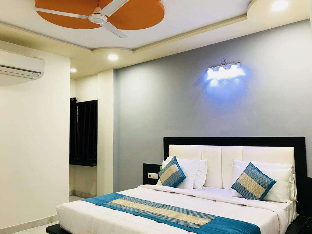 Aaradhya Residency Hotel Agra  Bagian luar foto