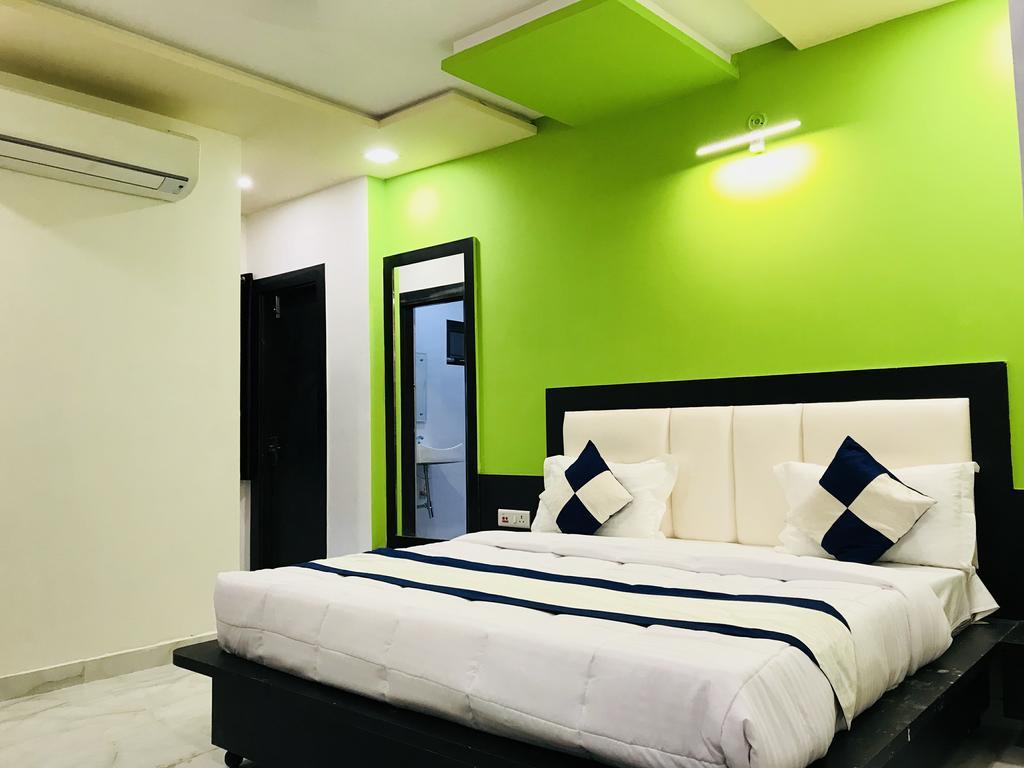 Aaradhya Residency Hotel Agra  Bagian luar foto