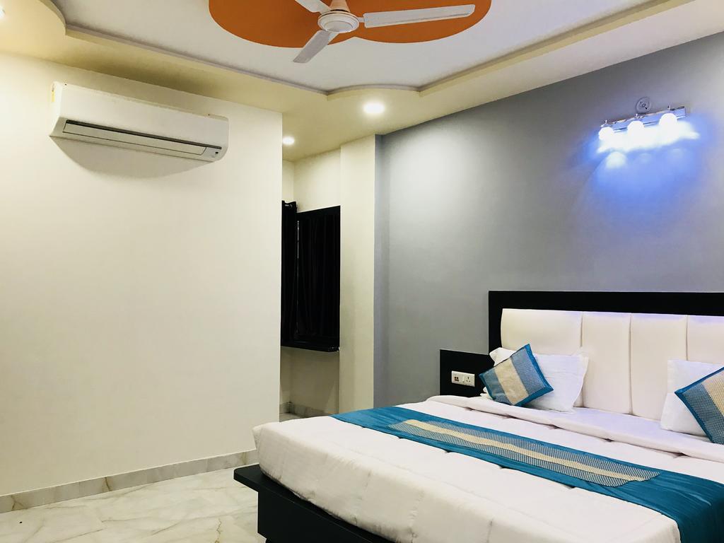 Aaradhya Residency Hotel Agra  Bagian luar foto