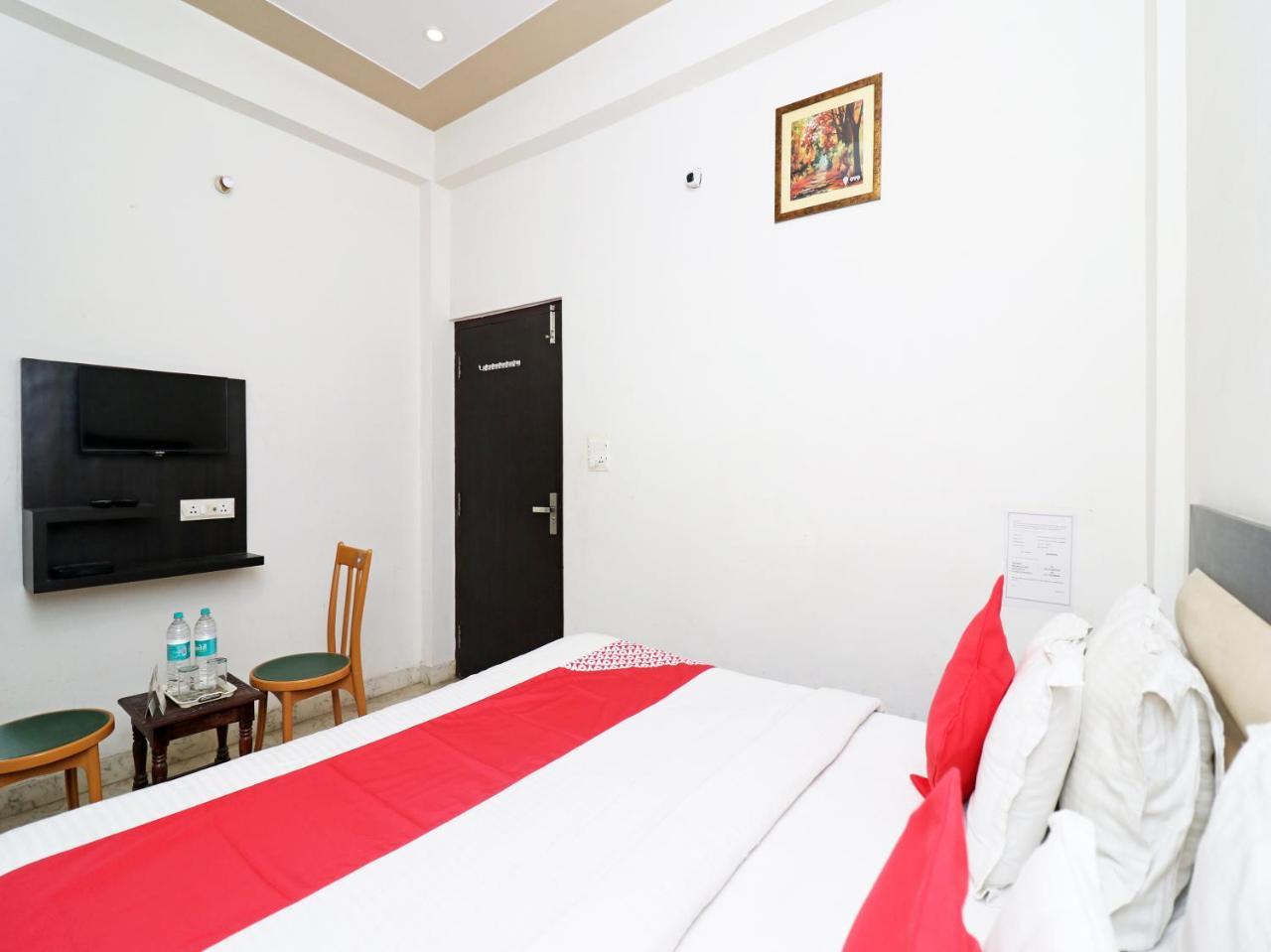 Aaradhya Residency Hotel Agra  Bagian luar foto