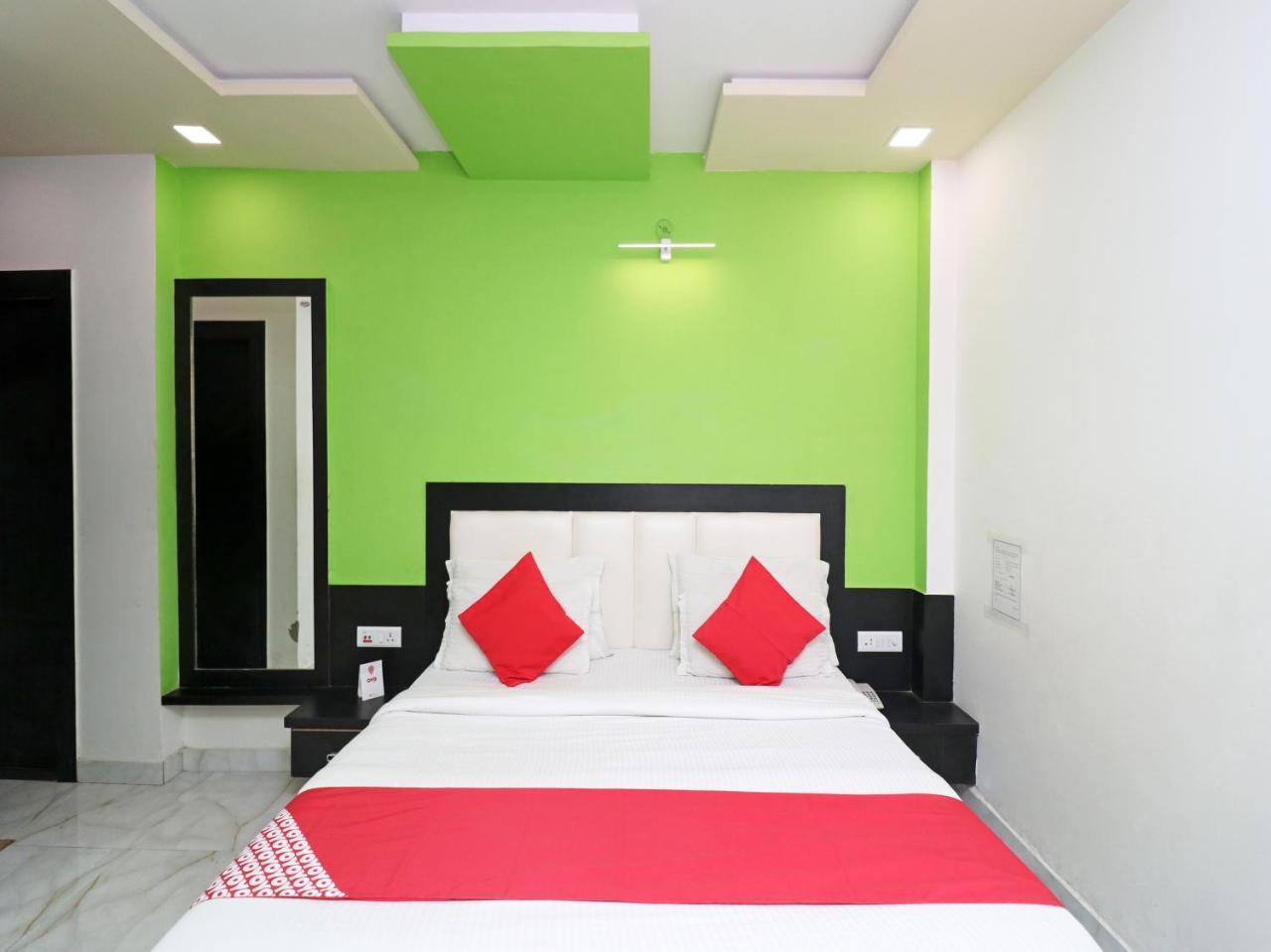 Aaradhya Residency Hotel Agra  Bagian luar foto
