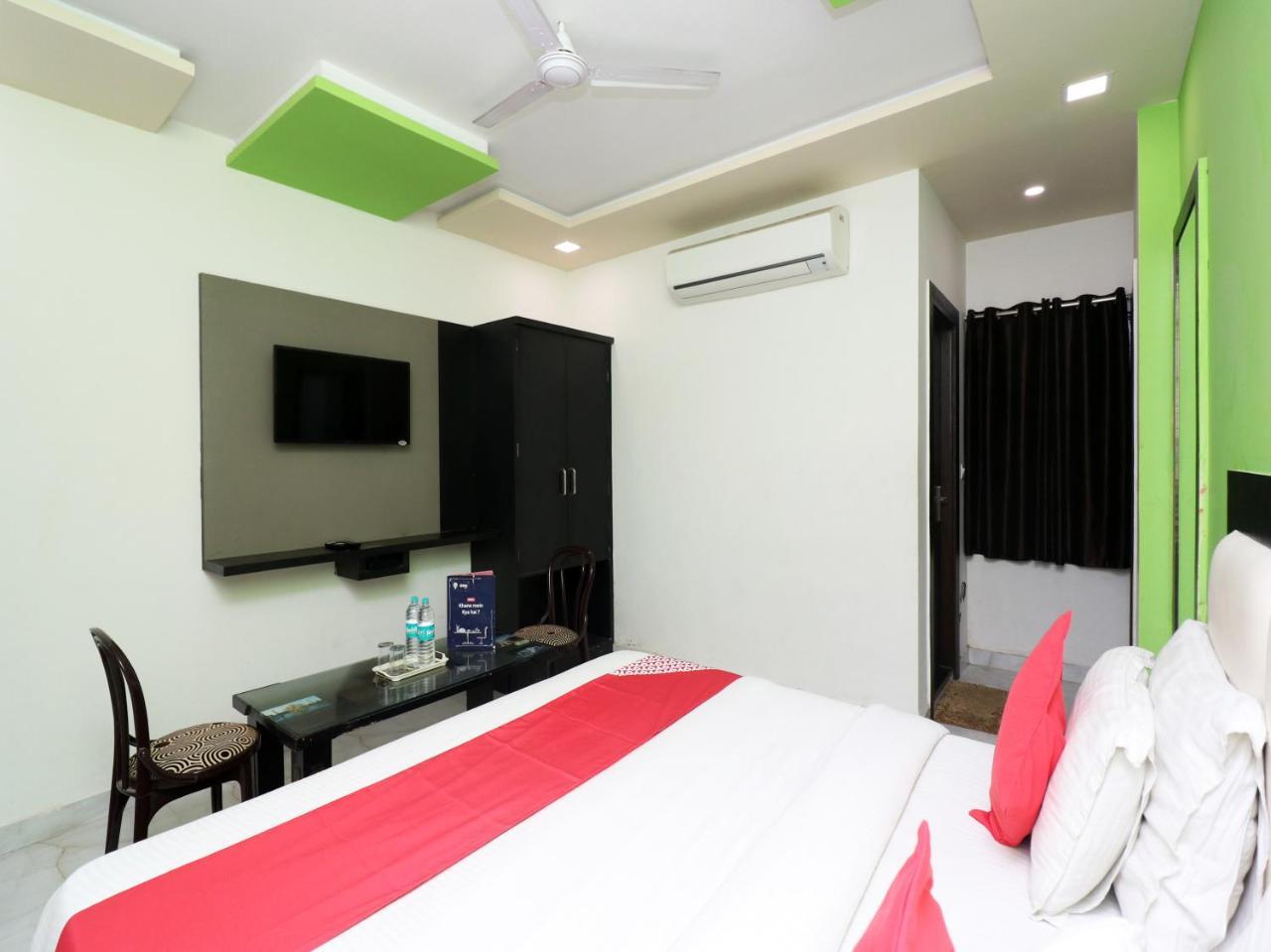 Aaradhya Residency Hotel Agra  Bagian luar foto