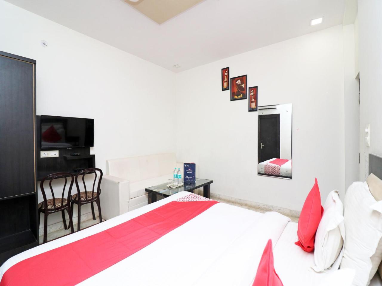 Aaradhya Residency Hotel Agra  Bagian luar foto