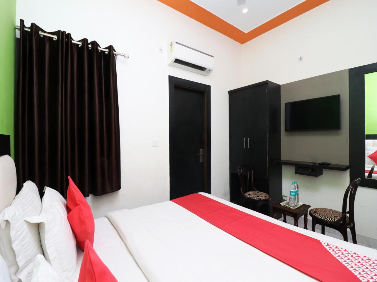 Aaradhya Residency Hotel Agra  Bagian luar foto