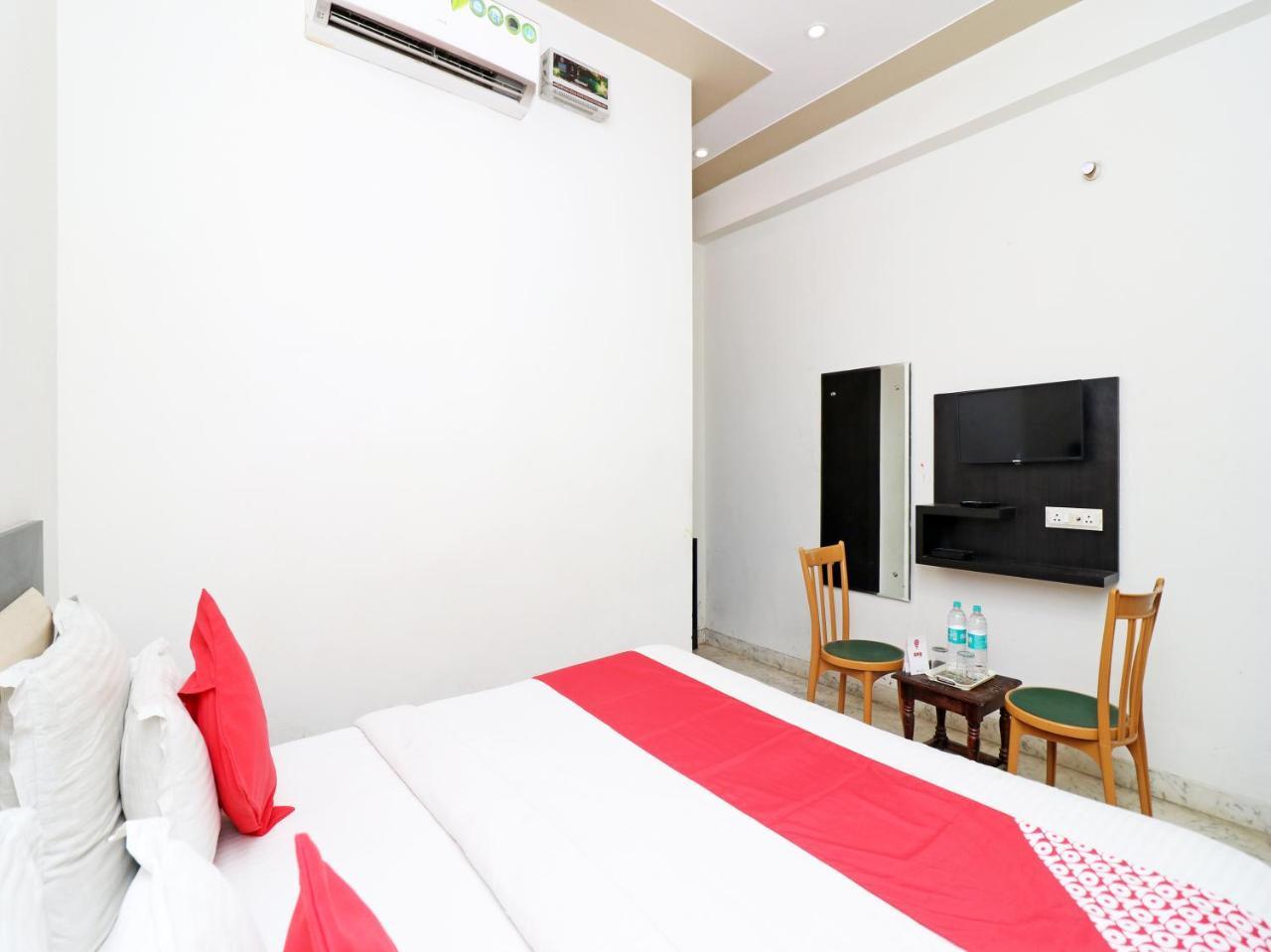 Aaradhya Residency Hotel Agra  Bagian luar foto