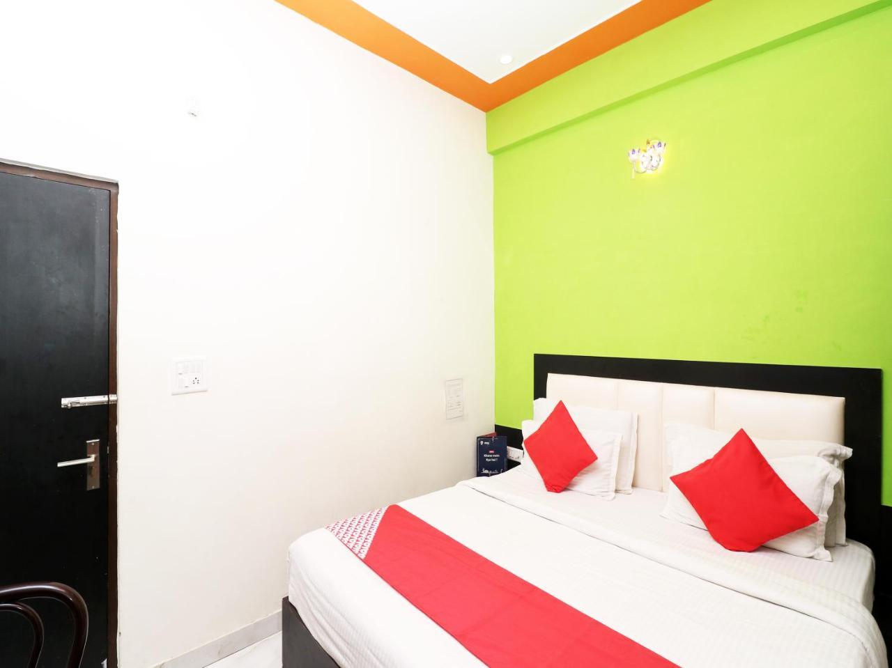 Aaradhya Residency Hotel Agra  Bagian luar foto