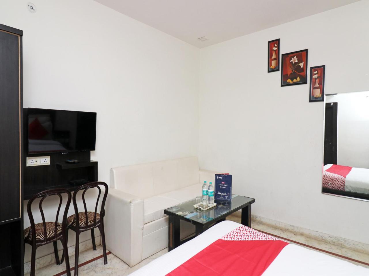 Aaradhya Residency Hotel Agra  Bagian luar foto