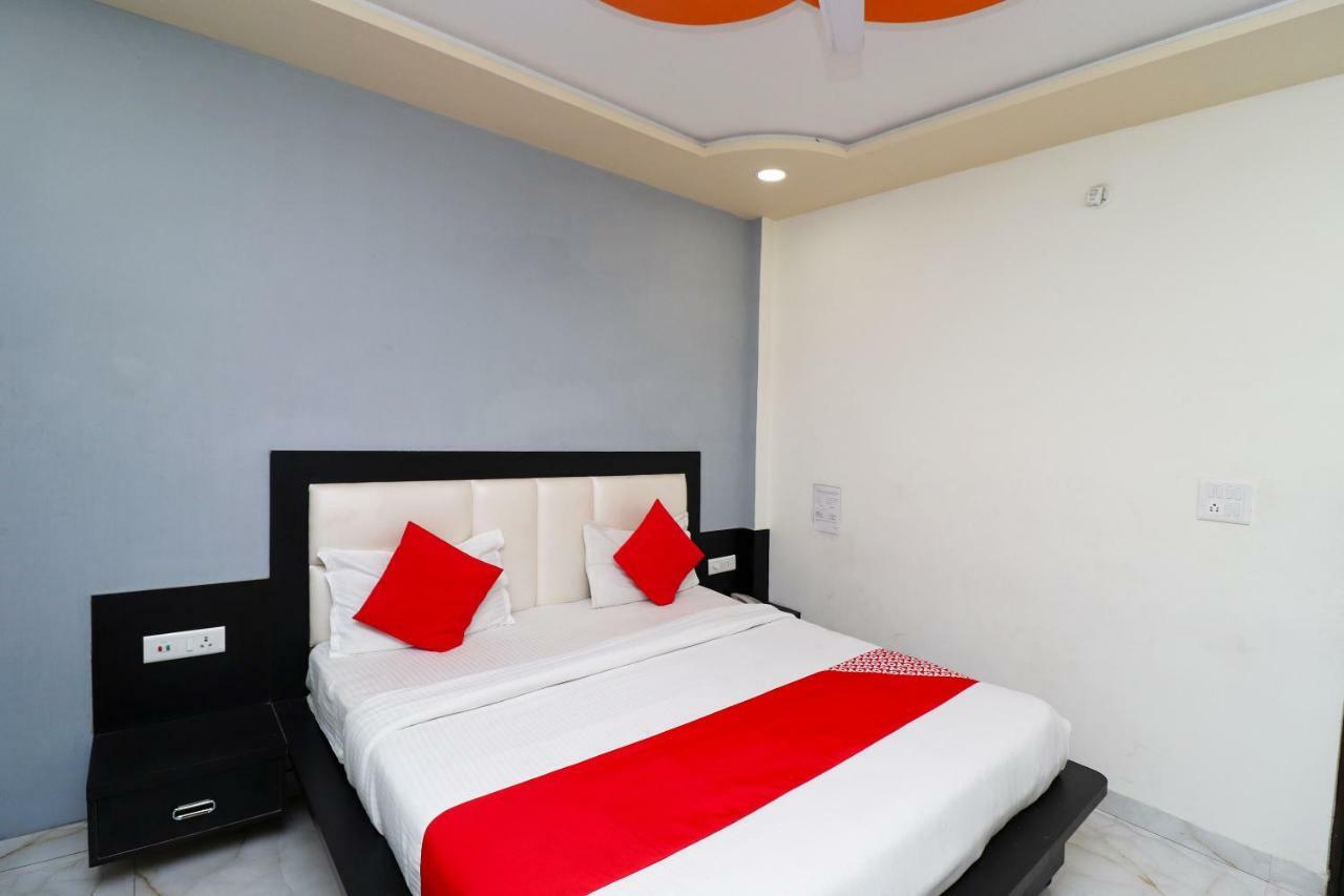Aaradhya Residency Hotel Agra  Bagian luar foto