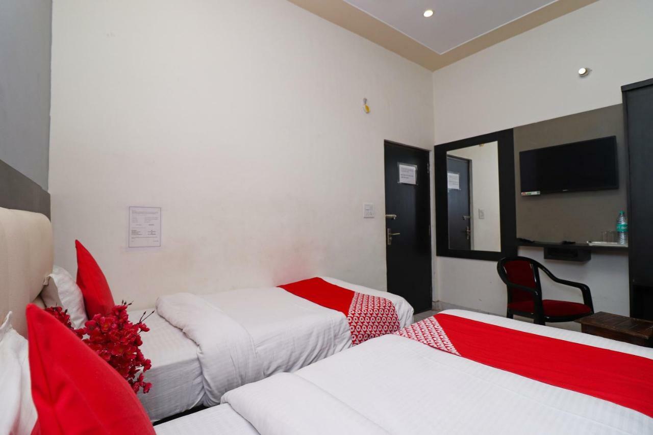 Aaradhya Residency Hotel Agra  Bagian luar foto