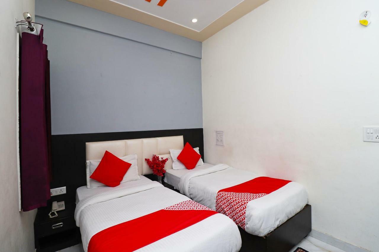 Aaradhya Residency Hotel Agra  Bagian luar foto