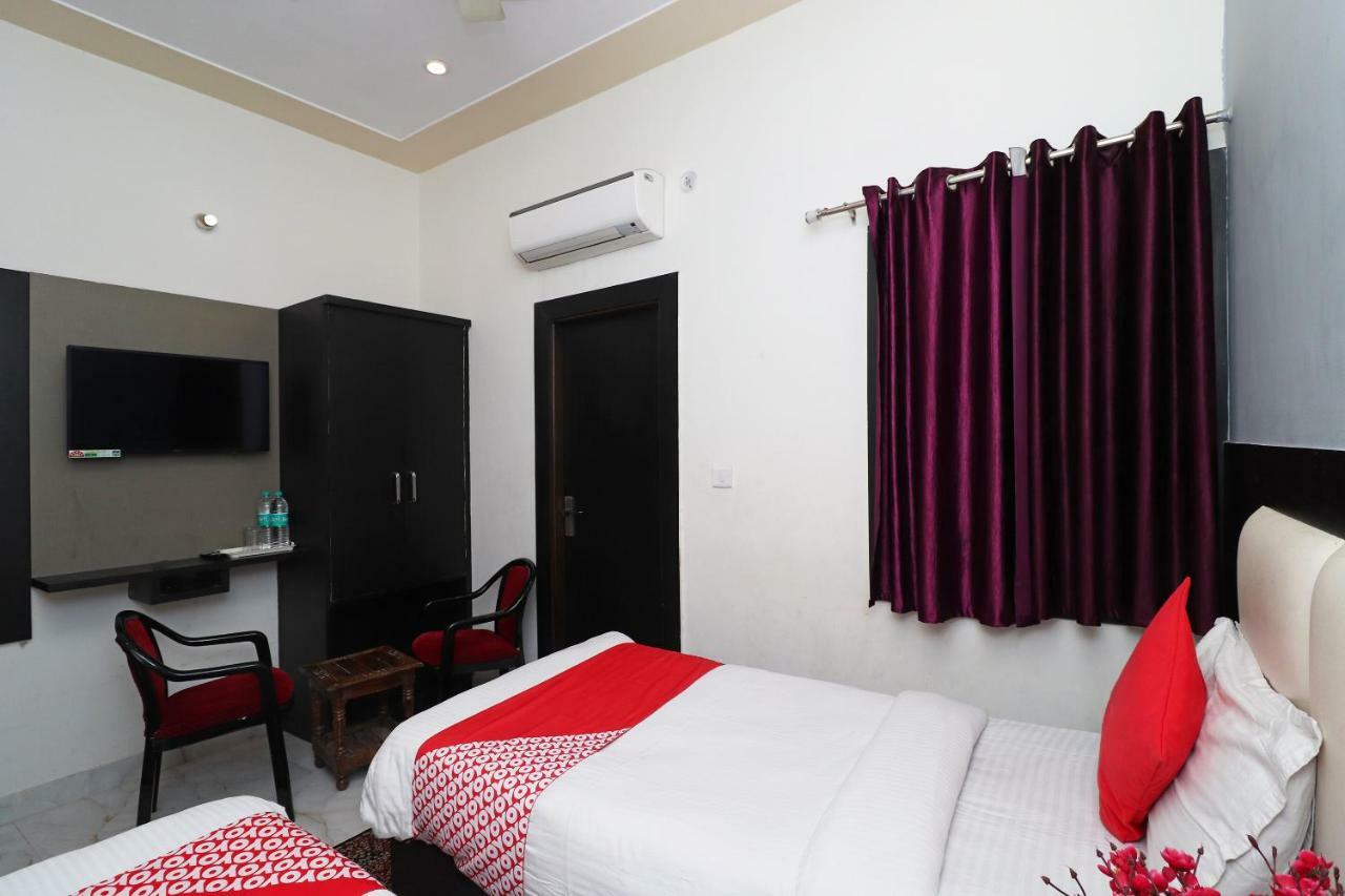 Aaradhya Residency Hotel Agra  Bagian luar foto