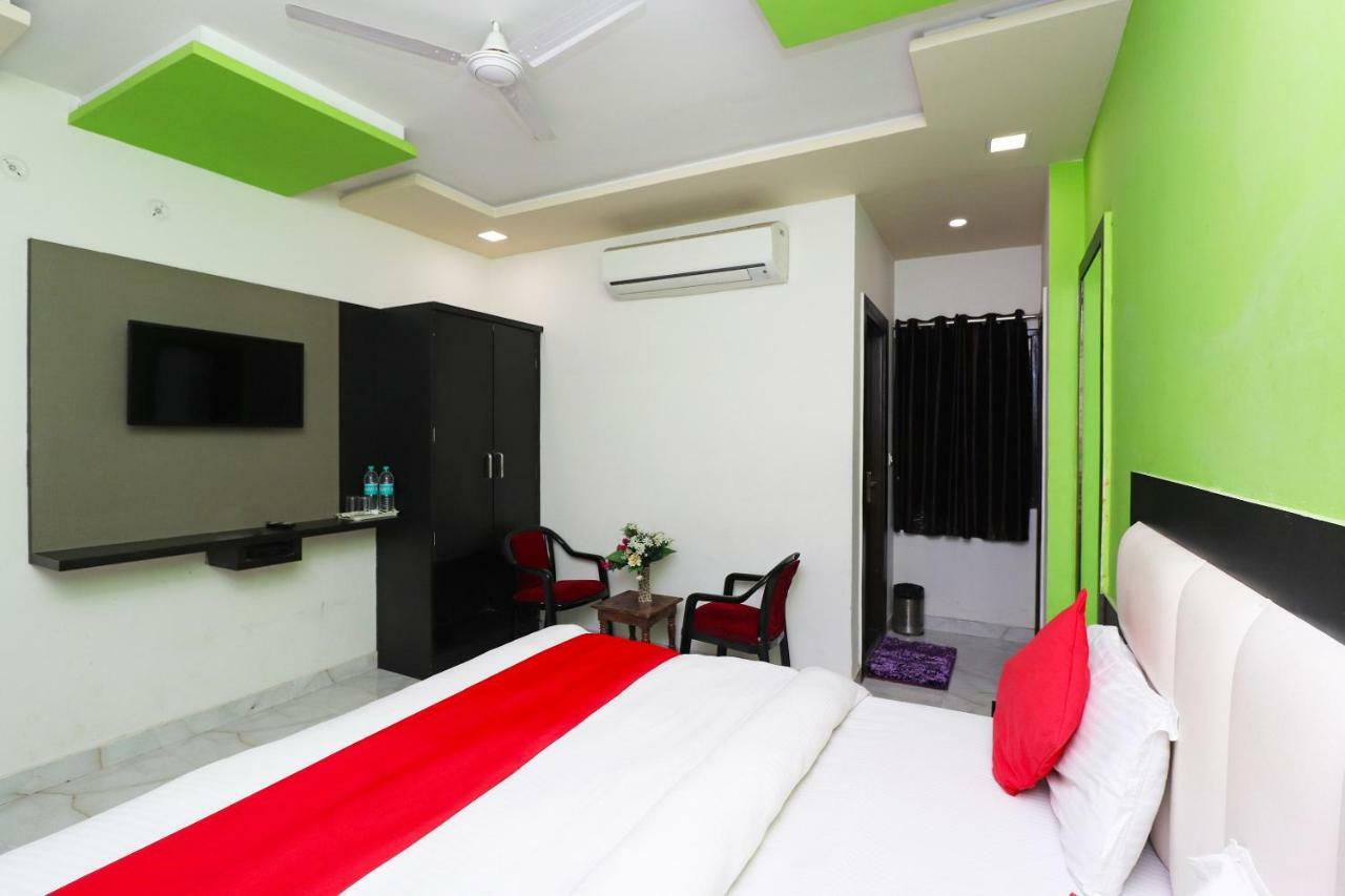 Aaradhya Residency Hotel Agra  Bagian luar foto