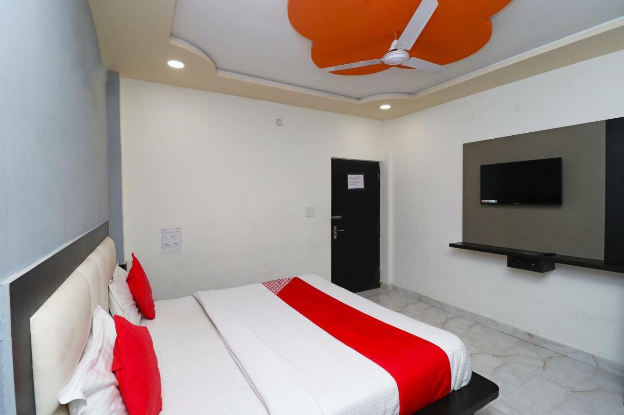 Aaradhya Residency Hotel Agra  Bagian luar foto