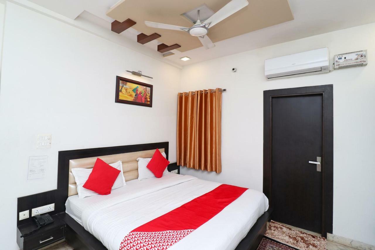 Aaradhya Residency Hotel Agra  Bagian luar foto