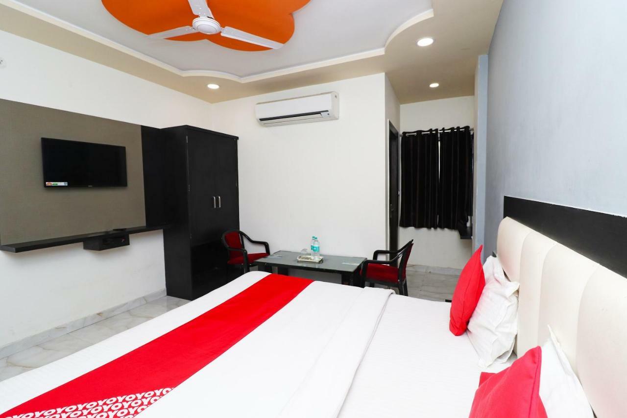 Aaradhya Residency Hotel Agra  Bagian luar foto